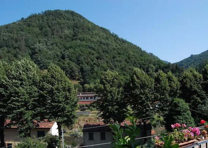 Casa Ulqini Gospodarstwo wiejskie Bagni di Lucca